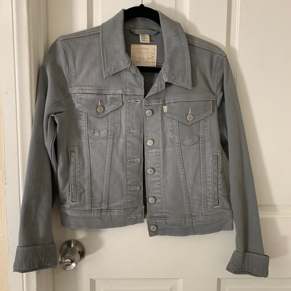 LEVI’S grey jean jacket